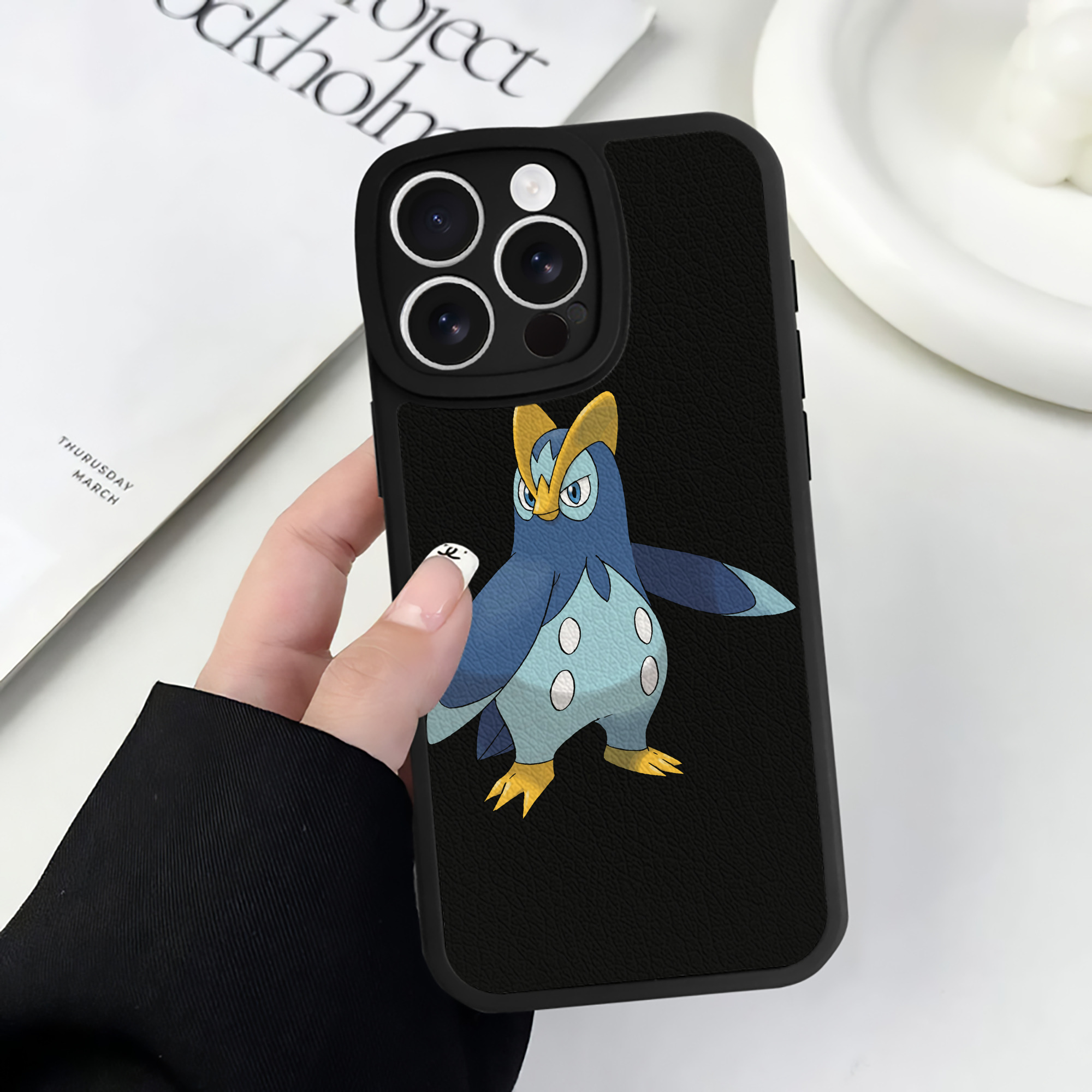 （画像用） ポケットモンスター Pokémon 【iPhone 16シリーズ対応】シリコンスマホケース（レザー調） 材質：シリコン